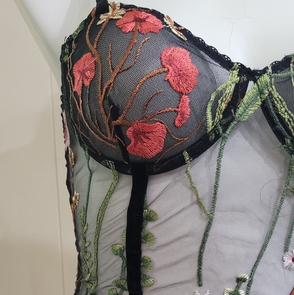 Women Black Midnight Lingerie Floral Embroidered-Tulle Sheer Bodysuit Sz L NWOT - Picture 5 of 10